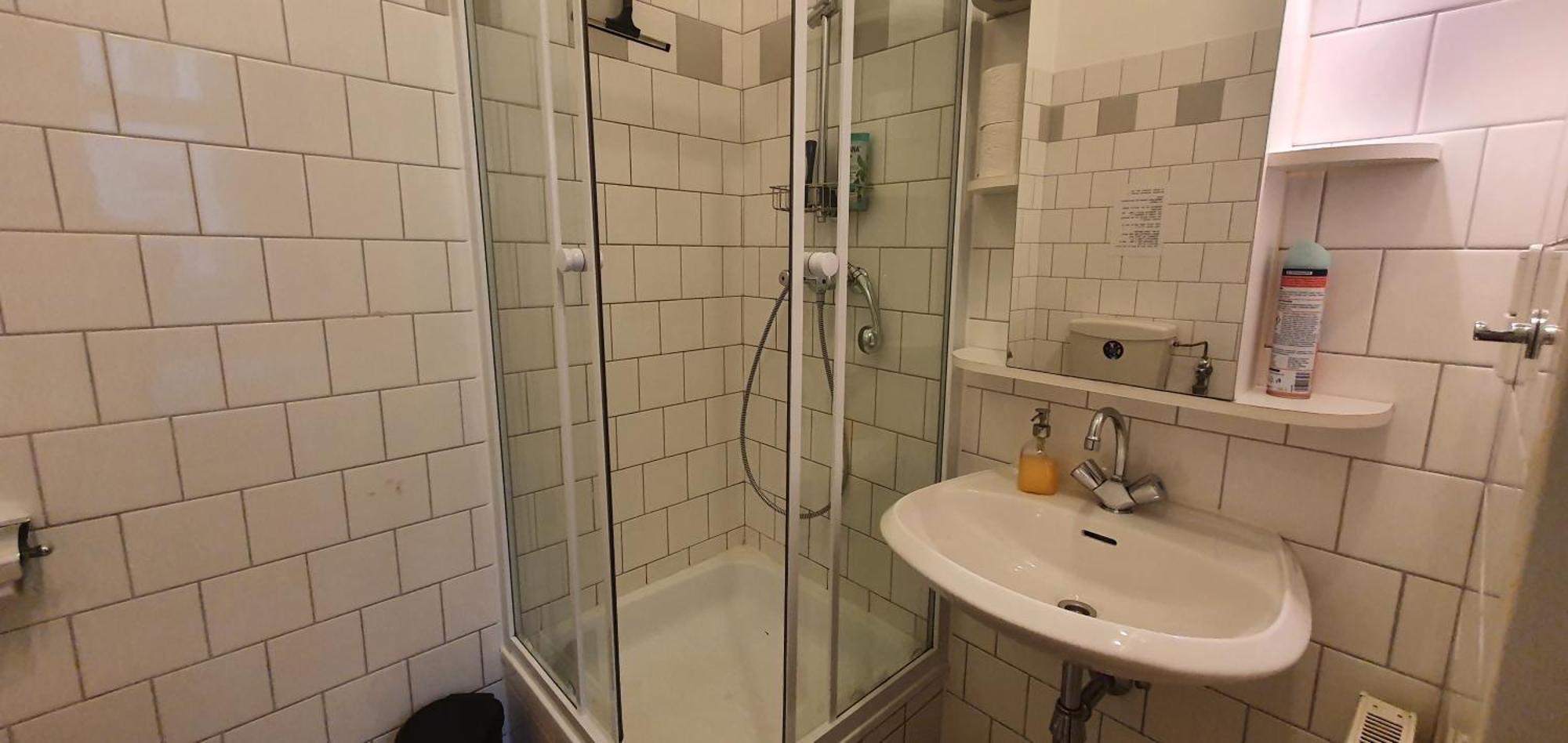 Quiet 2-Room Flat, Walking Distance To City Centre Vienna Esterno foto